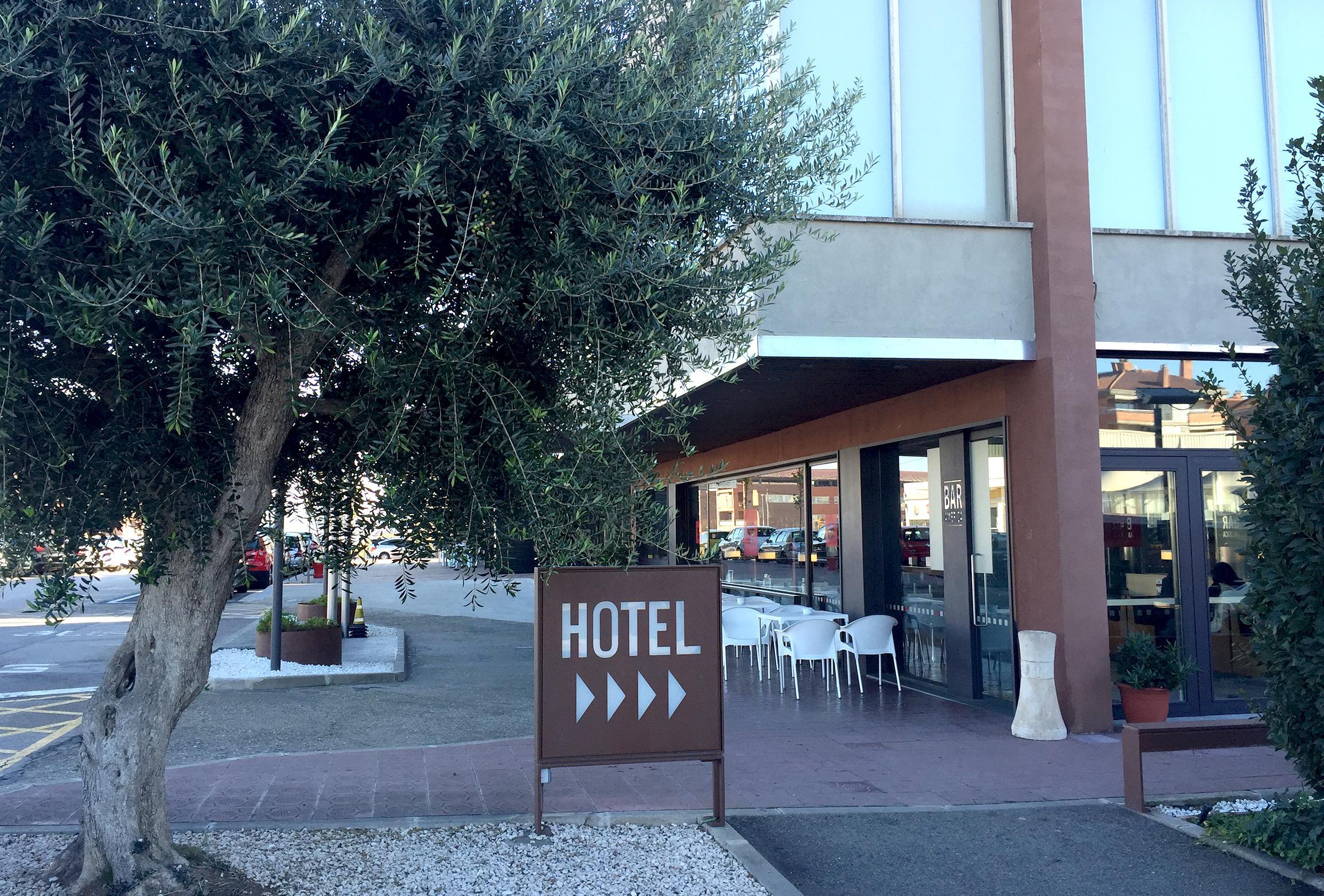 Hotel America Igualada Extérieur photo