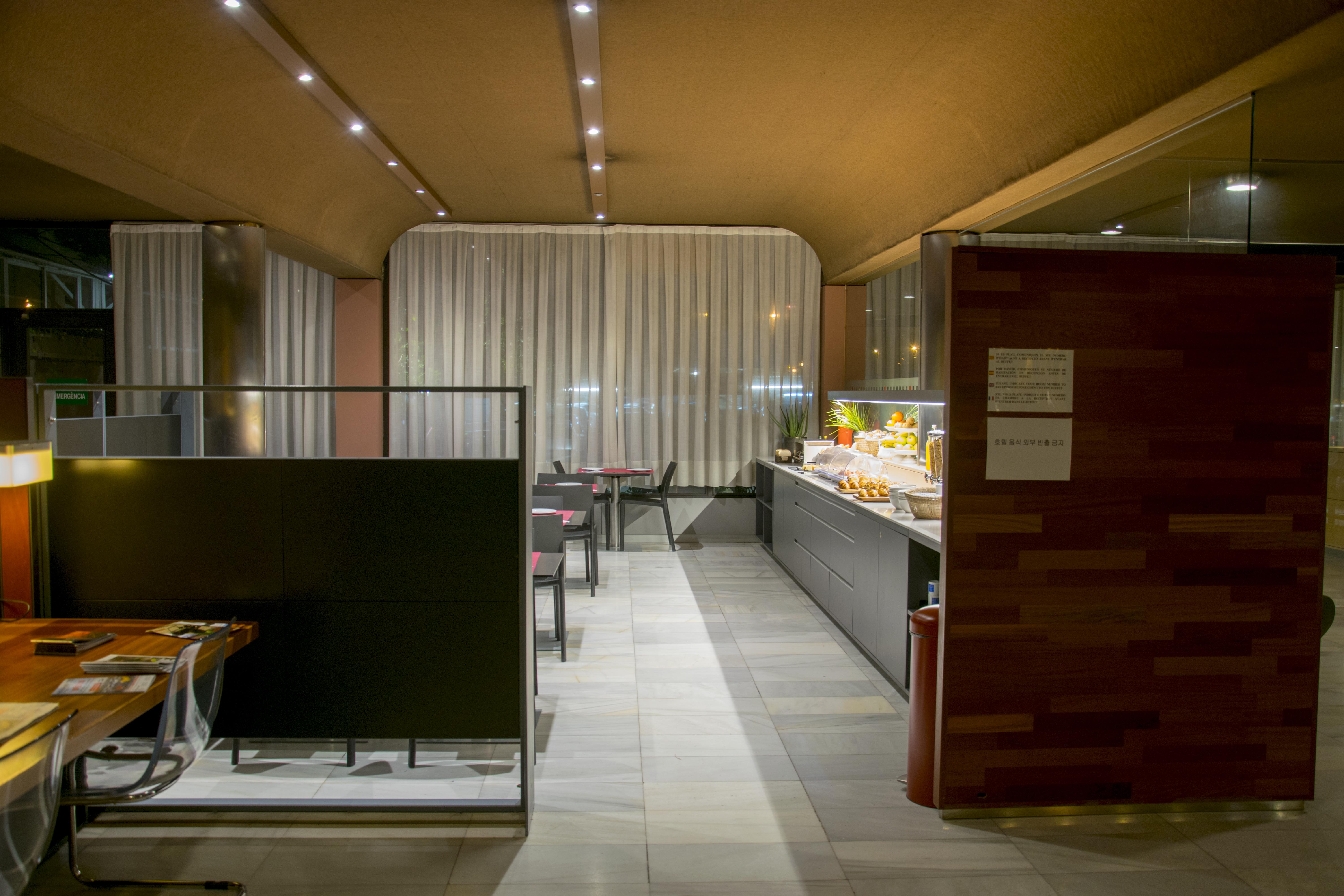 Hotel America Igualada Extérieur photo