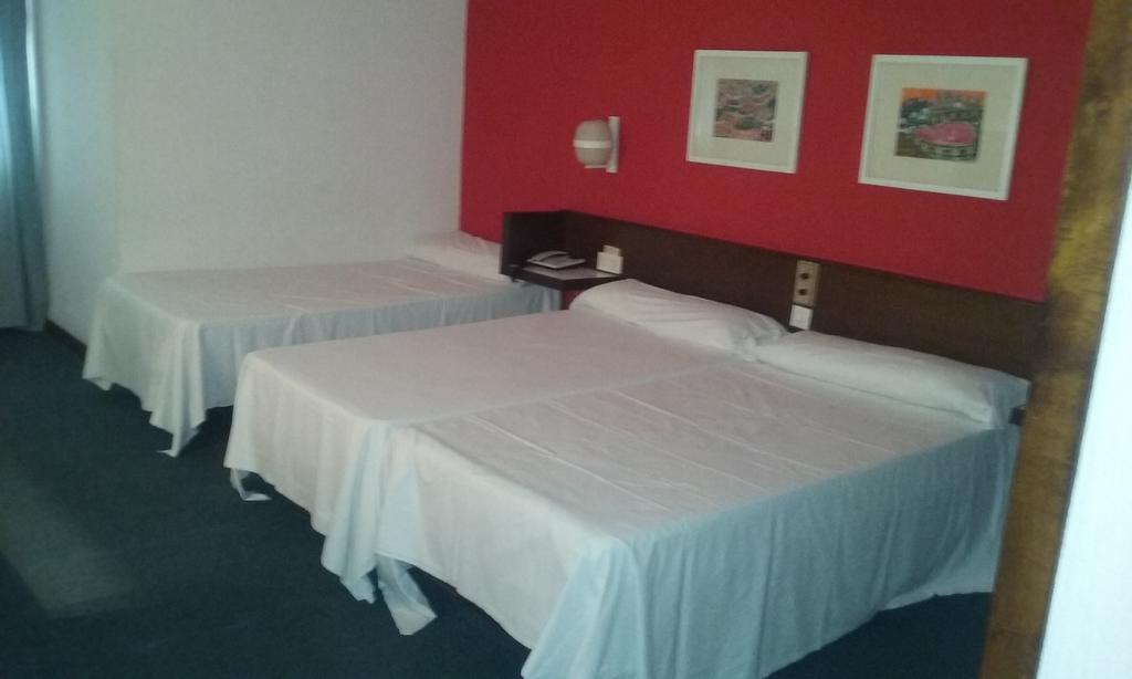 Hotel America Igualada Extérieur photo