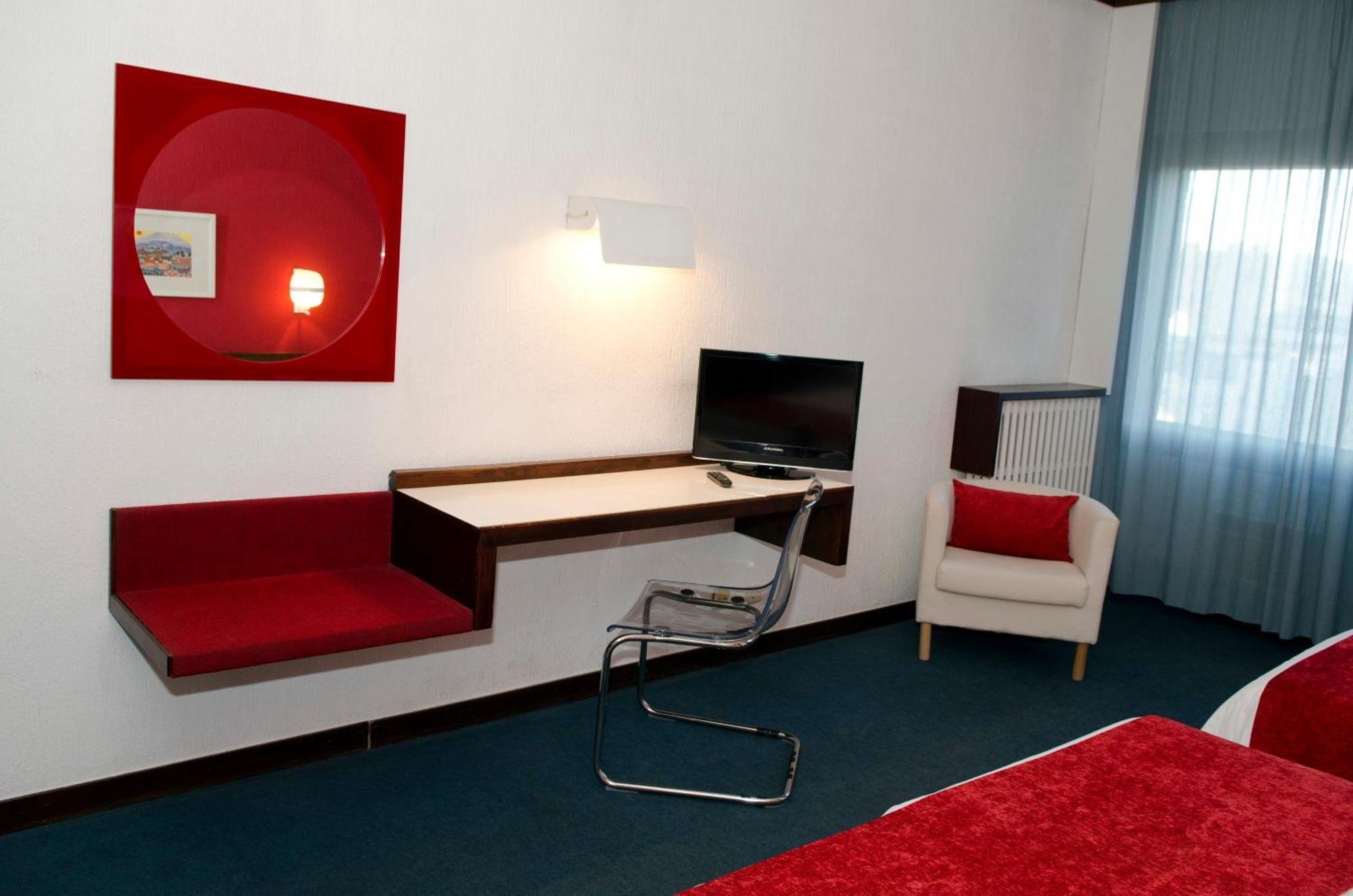 Hotel America Igualada Extérieur photo